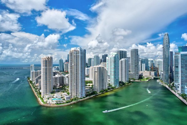 701 Brickell Key #1604 Miami, FL 33131