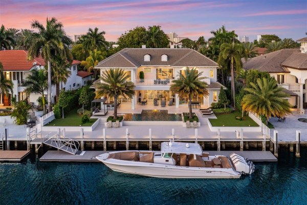 2520 Del Lago Dr Fort Lauderdale, FL 33316