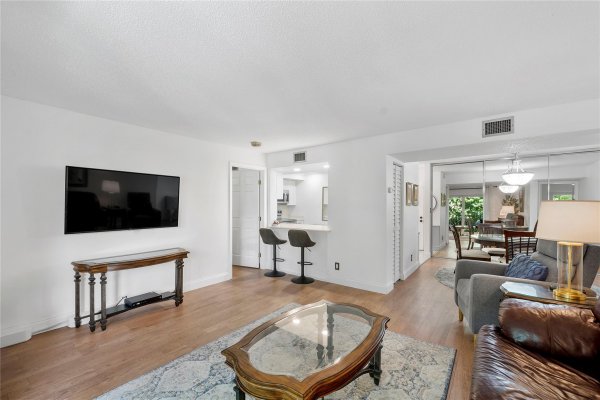 3909 N Ocean #206 Fort Lauderdale, FL 33308