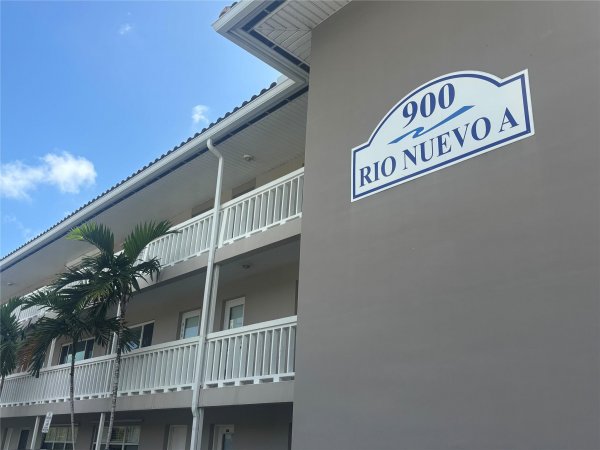 900 SW 12th #202 Fort Lauderdale, FL 33315