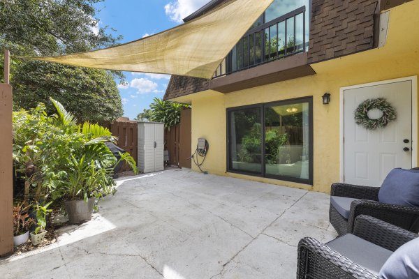 110 N Delaware Blvd #18a Jupiter, FL 33458