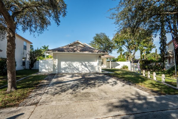 139 Pennock Lndg Cir Jupiter, FL 33458